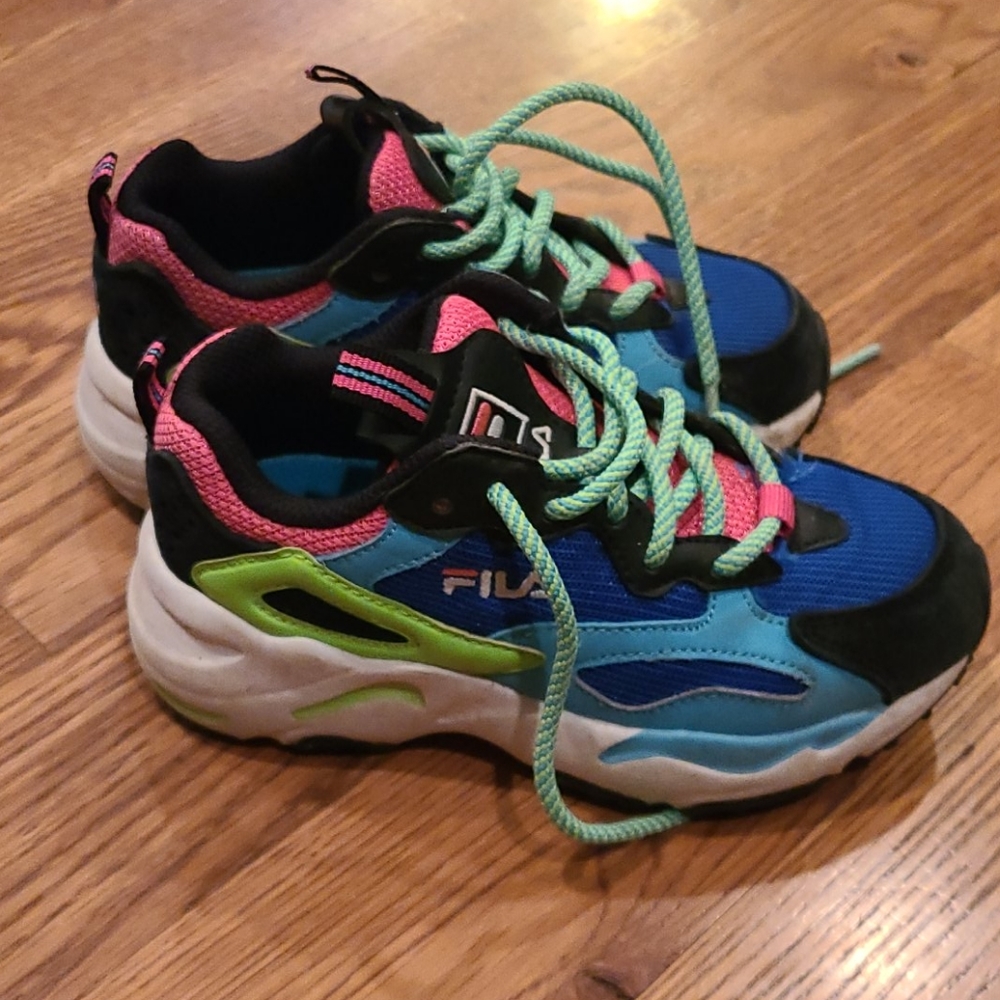 EUC FILA toddler size 11